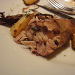 ビストロ・スリージェ - 自家製アンドゥイエットのグリエ じゃがいものリヨン風添え（中身）