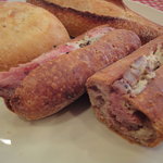 ル・プチメック - ローストビーフのブルーチーズソースサンド