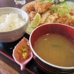 かきの木 - ごはん味噌汁