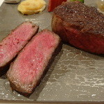 トロワフレーシュ - 美味しく焼き上がったサーロイン