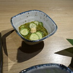 三陸鮮魚と炭焼牛たん かっこ - めかぶと胡瓜の酢の物　580円