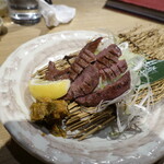 三陸鮮魚と炭焼牛たん かっこ - 厚切り牛タン　1.5枚　1639円