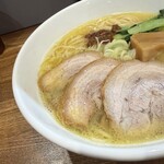 ラーメン いづる - 料理写真:チャーシューとろり塩（UP）