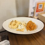 大衆ビストロ シャル 渋谷 - 前菜三種
   キャロットラベ
   クリームチーズいぶりがっこ
   ポテトサラダ