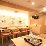 Motsunabemizutakihakatawakasugi - テーブル席の組み合わせでお客様のご利用人数にお席をおつくりします。