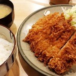 とん亭 - 定食で780円