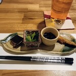 旬肴居酒屋　味人 - お通し 700円・生ビール 800円