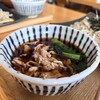 十割そば否否五杯と本家かのや - 牛バラ肉と九条ねぎの冷やしつけそば