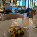 スラッシュカフェアンドバー 川崎 - 