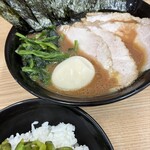 横浜ラーメン 武蔵家 - 極　並ラーメン ＋ ライス