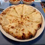 インド&ネパール料理 インドカレーパナス - チーズナン一人前