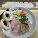 らーめん専門 和海 - 料理写真:周年限定 牛×豚×鳥スープもつ醤油らーめん