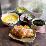 うつわcafeと手作り雑貨の店 ゆう - 特製スープ付きの選べるスペシャルランチ
