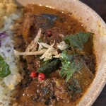 negombo33 - 向かって右が鯖