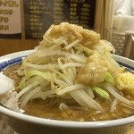 ラーメン アカリケン - 味噌ラーメン・麺少なめ（850-50円）ニンニク・アブラ・カラメ