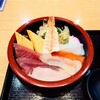  寿司酒場 すし屋の秀ヨシ - 料理写真:■ 日替りランチ丼 金曜日：本日のまかないちらし、1,180円