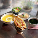 うつわcafeと手作り雑貨の店 ゆう - 特製スープ付きの選べるスペシャルランチ