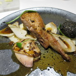 ラ ペ - ブルターニュ産ウズラのロースト　蛤と蛤出汁のソース