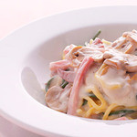 Two-color pasta with Antonio-style cream sauce