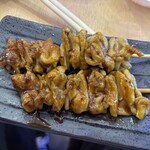 上野商店 - 鳥皮！タレで！こちらは税込385円！