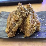上野商店 - 手羽先は5本で、税込303円！甘辛いタレとサクジュワな食感は、間違いなく酒に合う！！このような目玉価格のつまみが、いくつかある！