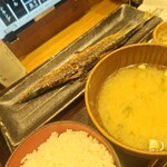 炭火焼干物定食　しんぱち食堂 - 料理写真: