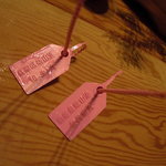 まる屋 - 桶の中の"番蟹"は"相生丸"と"登代栄丸"が揚げたものです。