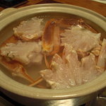 まる屋 - 蟹をガバッと大胆に投入します