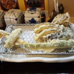天ぷら 梵 - 左から、ちか、ささぎ、なす、舞茸(食いかけ)