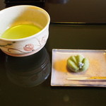 つる幸 - 上生菓子と抹茶