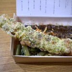 海苔弁 いちのや - こんなのも埋もれてます。ちくわの磯辺揚げ。