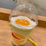 ゼッテリア - ドリンク写真:メロンパフェシェーキ(420円)