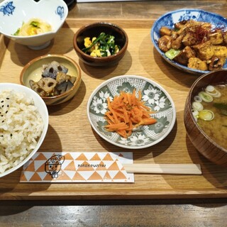 八満食堂 コレコウジツ_1