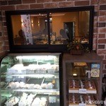 しまや 彩香 - 2015.3.1(日)15時　ちょうど2年ぶりの訪問です。いちご大福セットを温かい抹茶とでセットメニュー500円