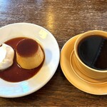 COFFEE CANTUS - プリン（税込580円）とブレンドコーヒー（上杉トラッドトレンド）（税込650円）