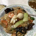 あいくら - スープと浅漬が付いて1000円。満足。