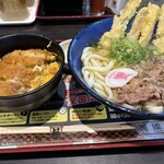 資さんうどん - 料理写真: