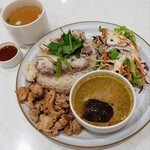 TINUN - 料理写真:３コンボ(カオマンガイ・ガパオ・グリーンカレー)　1440円