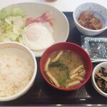すき家 - 料理写真:牛小鉢ベーコンエッグ朝食(ごはんミニ)
