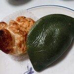 和泉屋 - 餅パイ￥250-と草餅￥240-