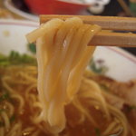馬力軒 - 少し太めの麺