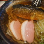 むさし坊 - ニシン蕎麦に別オーダーの鴨肉をのせていただく