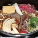 すき焼 しゃぶしゃぶつかだ - すき焼き中