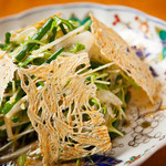 Ebisu Kichinoza - 季節のサラダ（炙り伊佐木とたたみいわし　旬菜）