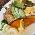 味蕾 - 品数豊富でボリューミー