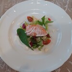 Bistro Champ - 前菜にはサーモン