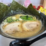 らぁ麺 団欒 - 濃厚醤油　900円(税込)   ※まぁなんだ、このビジュアル、どう見ても濃厚だわ