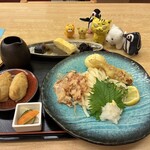 手打ちうどん 繋  - 四国天ぶっかけといなり定食　1,100円(税込)