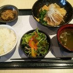 和いずむ - 日替り 豚角煮定食(＋セット)