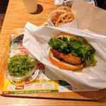 フレッシュネスバーガー - 料理写真:パクチーチキンバインミープレミアムセット (パクチー5倍)